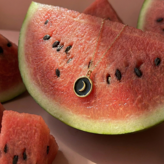 NASZYJNIK SELENE NIGRA